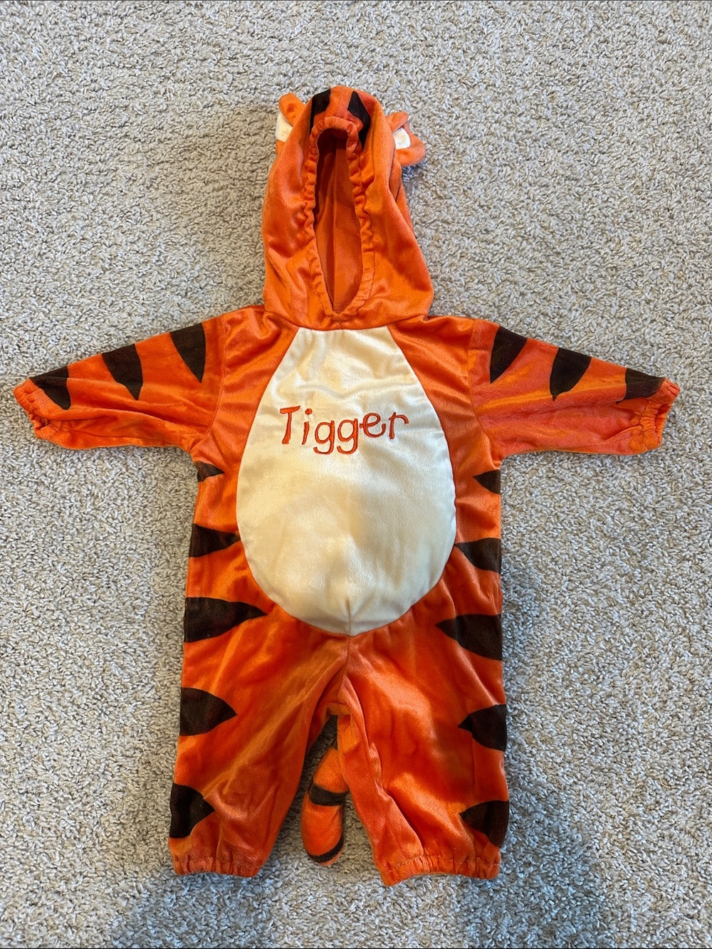 Disney Baby Tigger Plush Halloween Costume 6-9 months Tigger Hooded Baby Costume